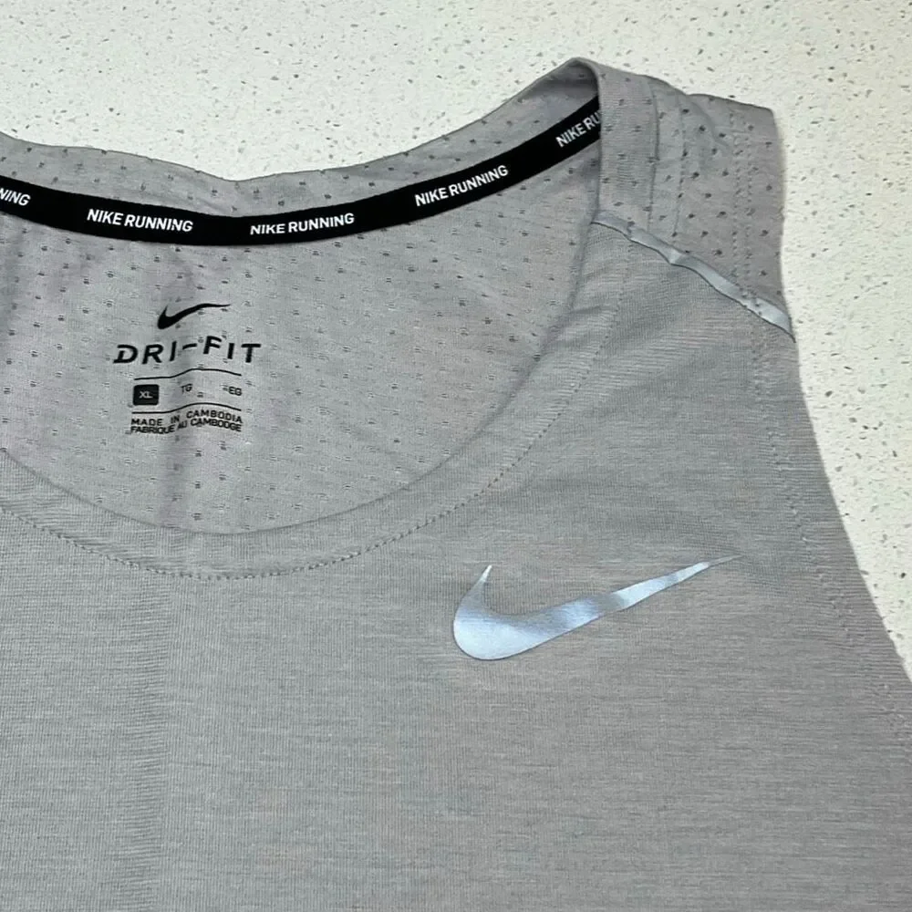 Nike Running Dri-FIT Tank Top Mens XL Gray Perforated Reflective Athletic Traini